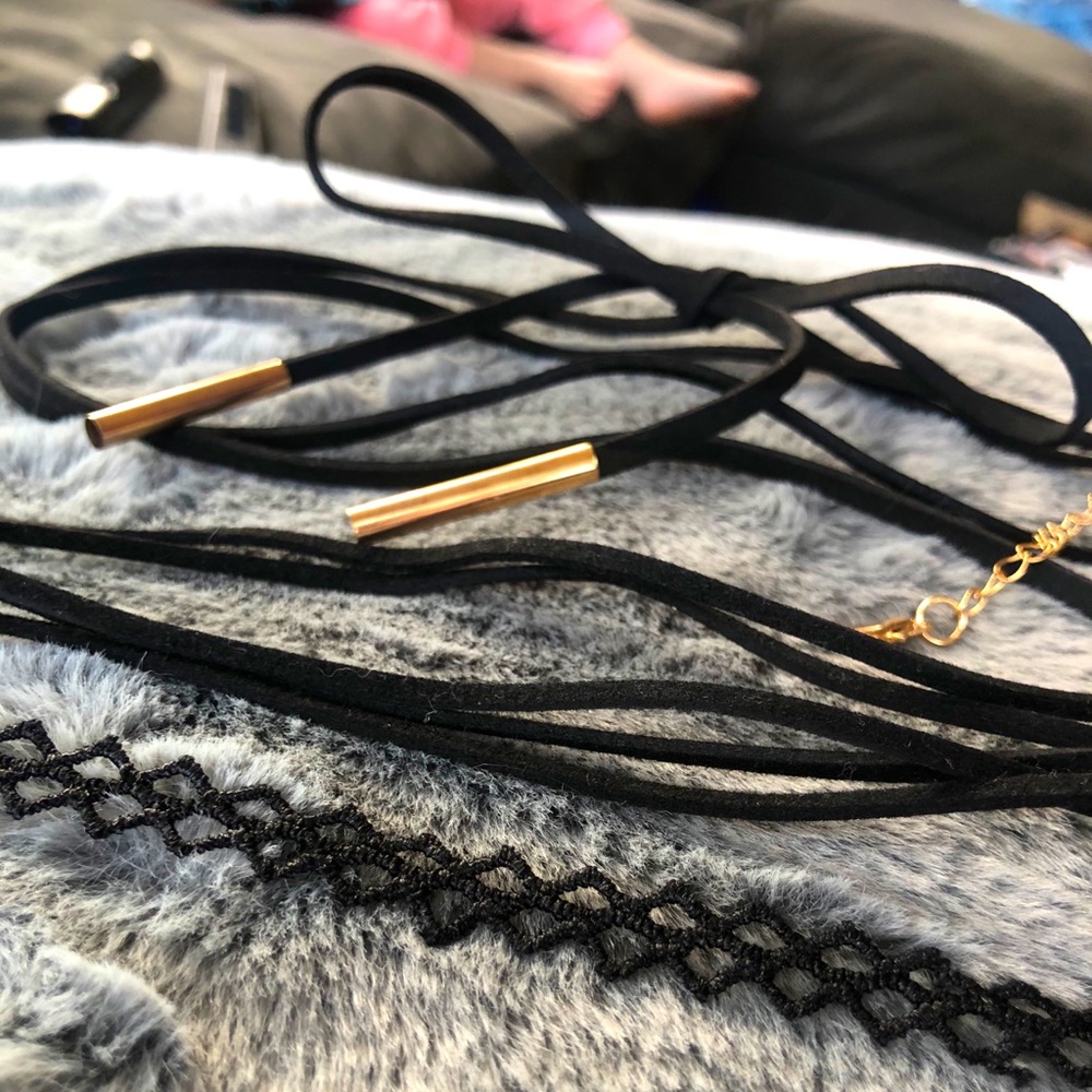 ✨SET OF 4 CHOKERS✨